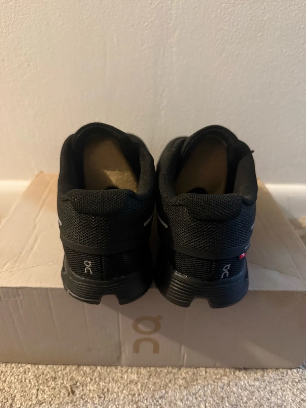 On Running Cloud Women’s Running Shoes - Black - Picture 5 of 10